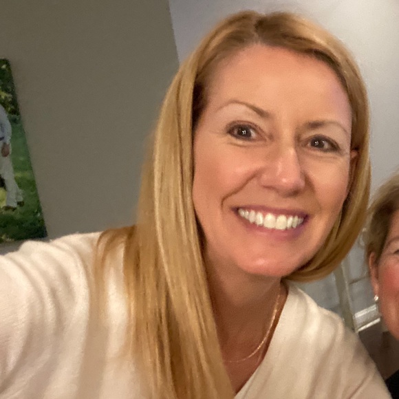 Meet your Posher, Janelle - Picture 2 of 3